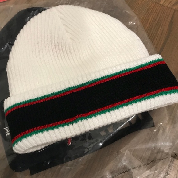 🔥NWT Supreme beanie🔥 - Picture 3 of 5
